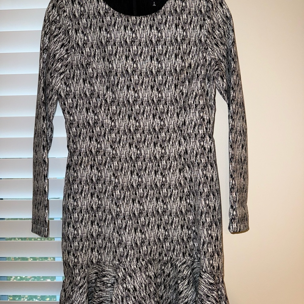 Chic Monochrome Patterned Mini Dress